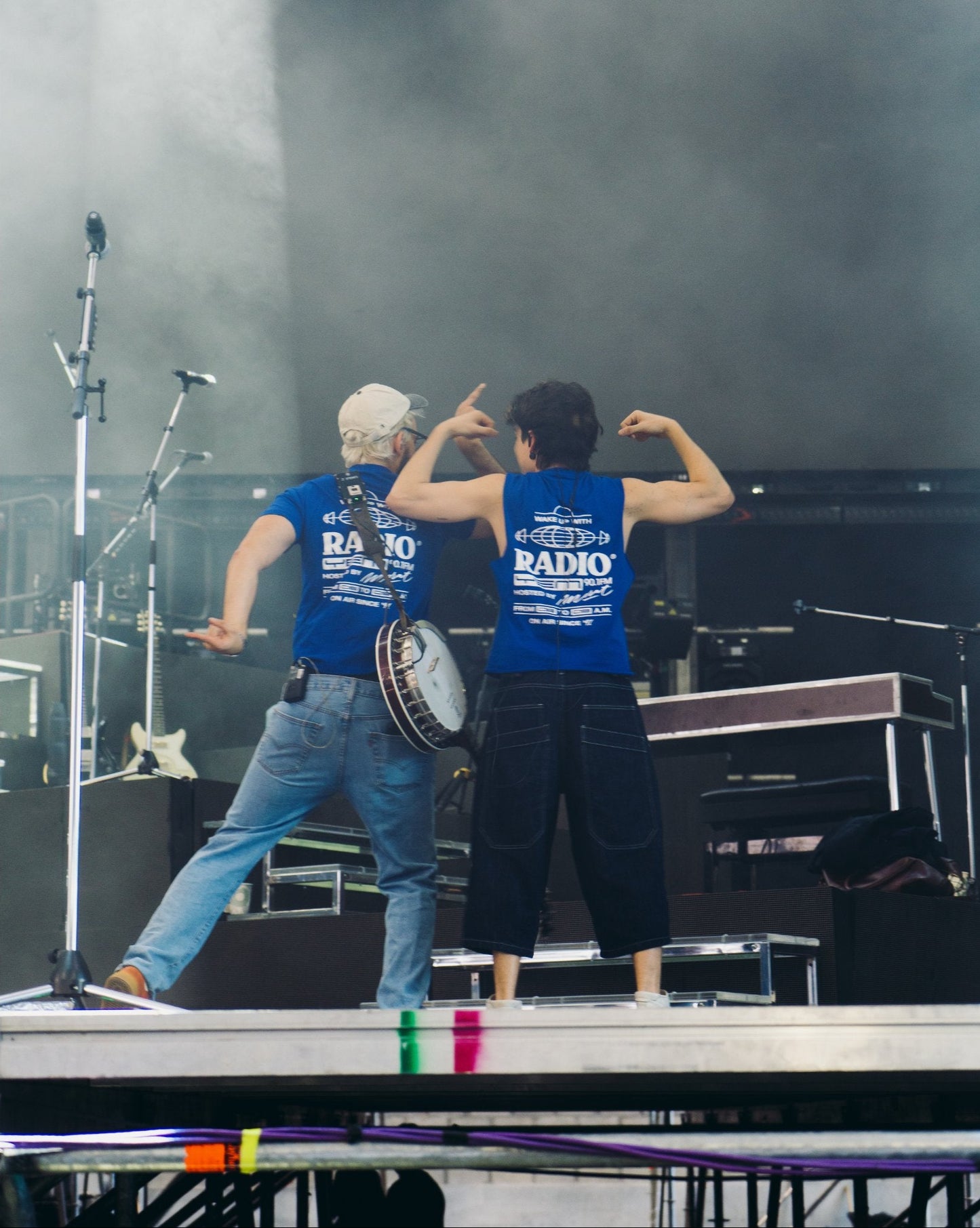 LA CAMISETA AZUL